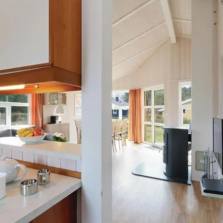 Abendrot 2 - Dorf 3 * Priwall